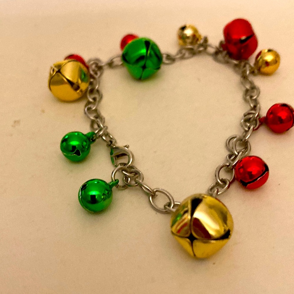 Christmas bell bracelet.  NWOT. Bme3061